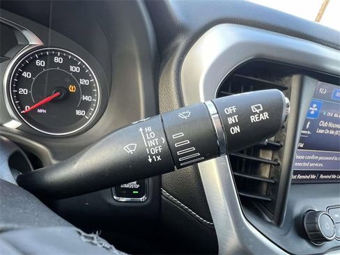 Used 2023 GMC Acadia SLT w/ Preferred Package image 25