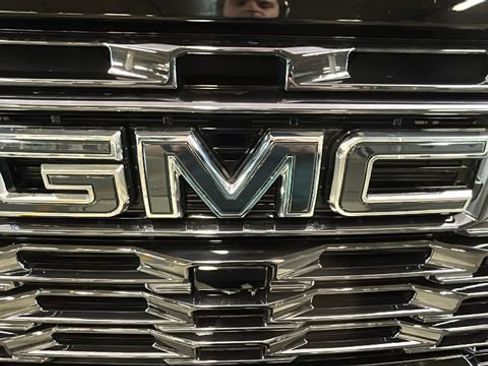 Used 2025 GMC Sierra 3500 Denali Ultimate AWD/4WD image 8