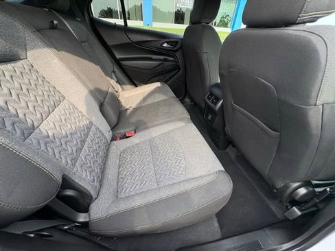 Used 2022 Chevrolet Equinox LT w/ Driver Convenience Package image 31