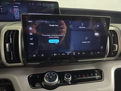 Used 2025 Ford Expedition Active AWD/4WD image 14