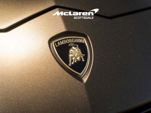 Used 2021 Lamborghini Urus AWD/4WD image 24