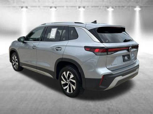 Certified 2025 Volkswagen Tiguan S FWD image 3