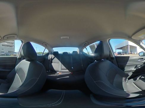 Used 2025 Nissan Altima 2.5 SV FWD image 42