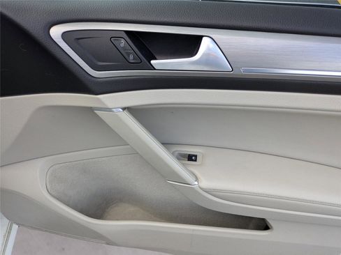 Used 2016 Volkswagen Golf SE w/ Lighting Package FWD image 19