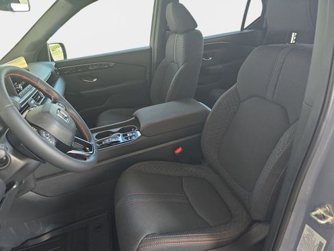 New 2025 Honda Pilot Sport image 15