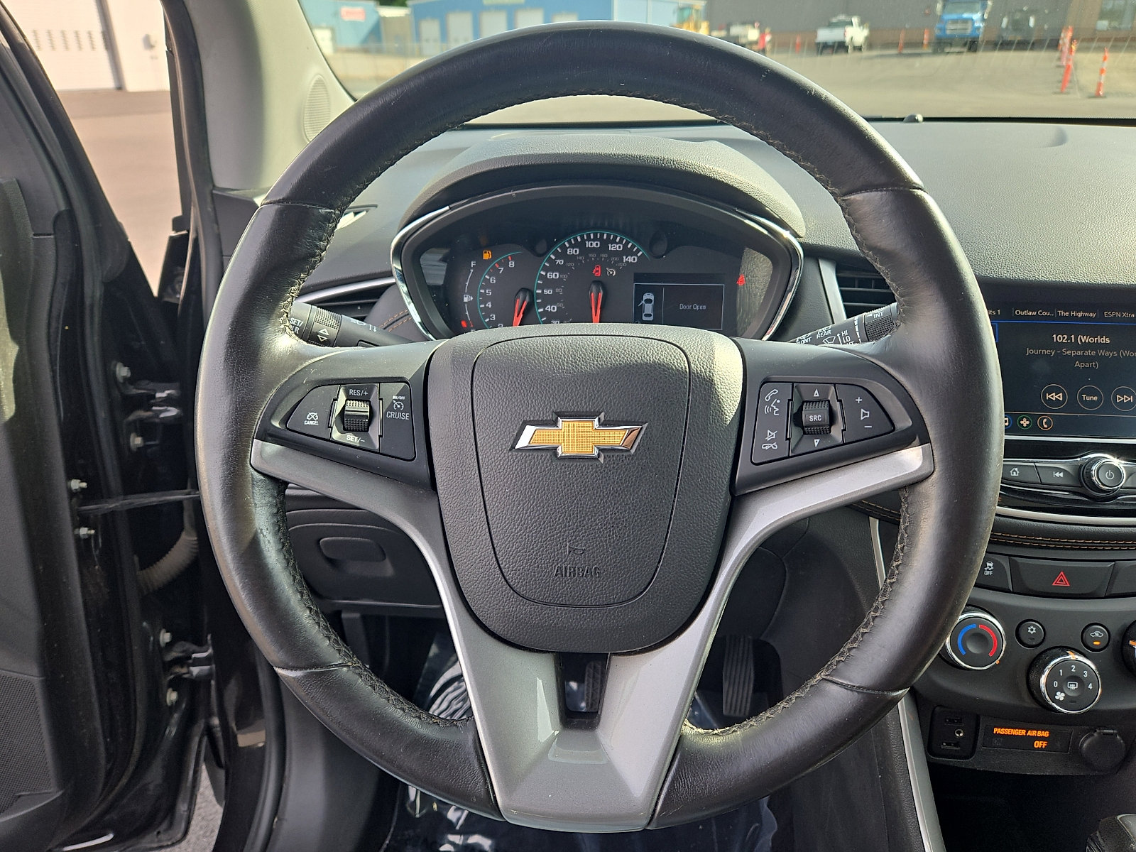 Used 2022 Chevrolet Trax LT w/ LT Convenience Package AWD/4WD image 18