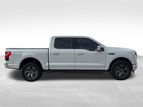 Used 2024 Ford F150 Lightning Lariat image 9