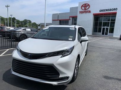 Certified 2022 Toyota Sienna XLE