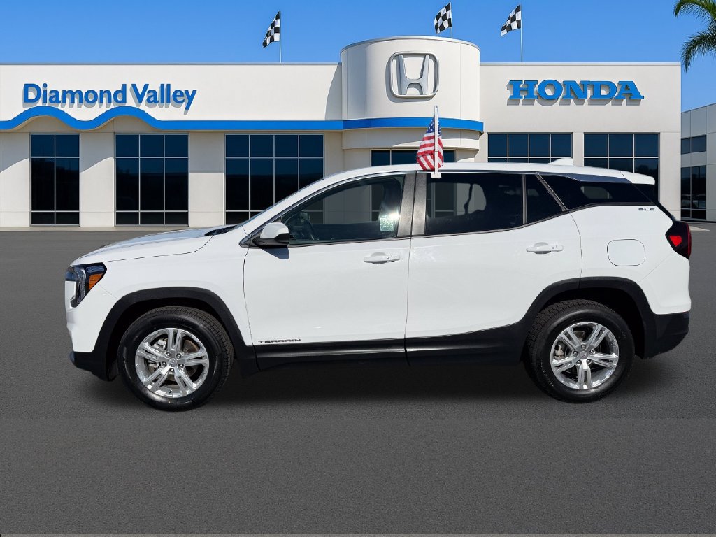 Used 2024 GMC Terrain SLE AWD/4WD image 9