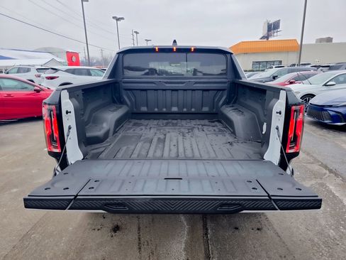 Used 2024 GMC Hummer EV 2X w/ LPO, Illumination Package image 59