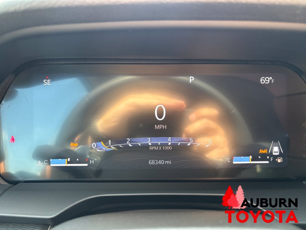 Used 2023 Jeep Grand Cherokee L Laredo AWD/4WD image 15