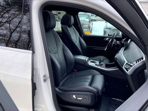 Used 2021 BMW X5 xDrive40i w/ Premium Package image 9