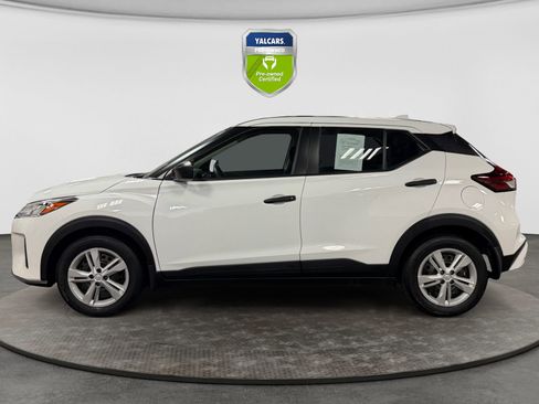 Used 2024 Nissan Kicks S FWD image 2