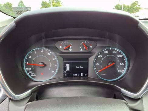 Certified 2023 Chevrolet Equinox LS w/ LPO, Floor Liner Package image 21