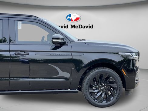 New 2026 Lincoln Navigator L Reserve w/ Jet Appearance Package AWD/4WD image 33
