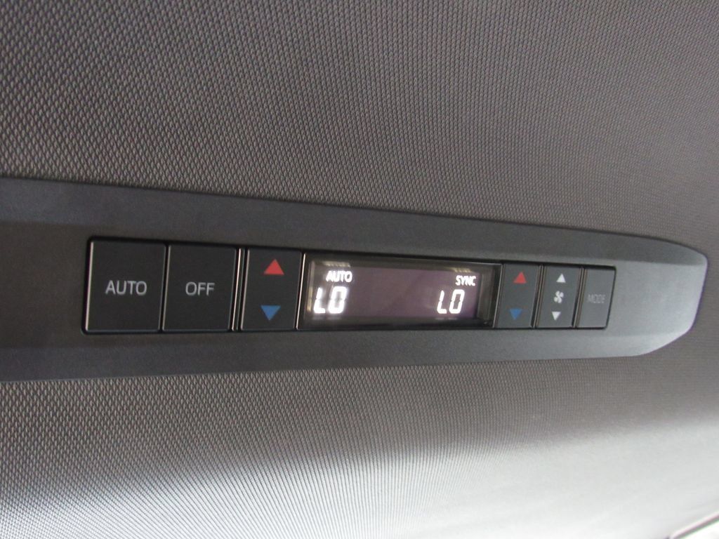 Certified 2023 Toyota Sienna XLE w/ XLE Plus Package AWD/4WD image 37