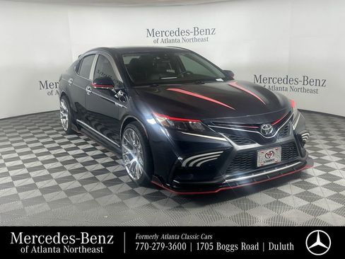 Used 2021 Toyota Camry SE FWD image 1