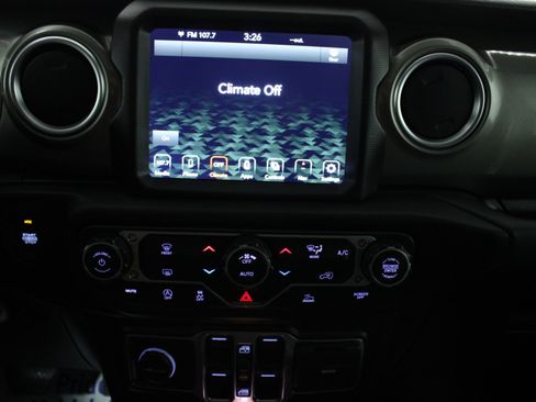 Used 2023 Jeep Wrangler Sahara image 22