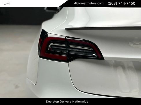 Used 2021 Tesla Model 3 Performance image 14