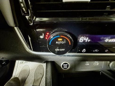 Used 2023 Nissan Rogue SV w/ SV Premium Package AWD/4WD image 16