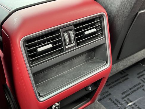 Certified 2022 Porsche Cayenne Coupe image 17