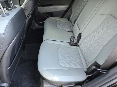 Used 2023 Kia Sportage X-Line w/ X-Line Premium Package image 16