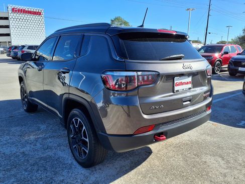 Used 2019 Jeep Compass Trailhawk image 3