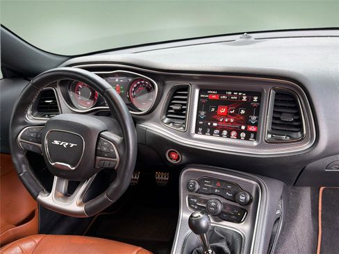 Used 2015 Dodge Challenger SRT Hellcat RWD image 9