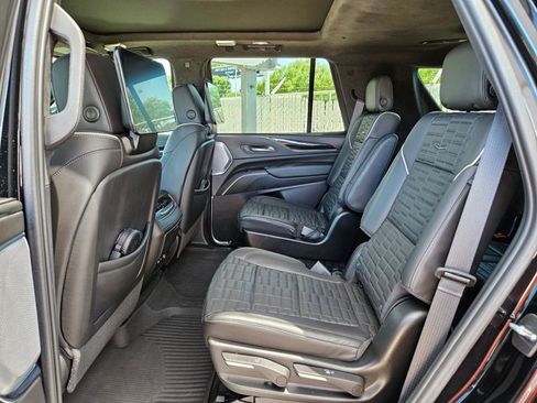 Used 2024 Cadillac Escalade V AWD/4WD image 21