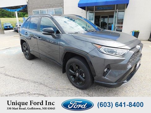 Used 2020 Toyota RAV4 XSE AWD/4WD image 2