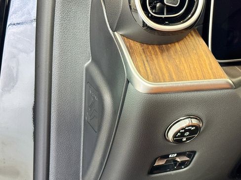 Used 2026 Mercedes-Benz GLC 300 4MATIC image 10