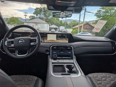 Used 2026 Nissan Armada Platinum AWD/4WD image 8