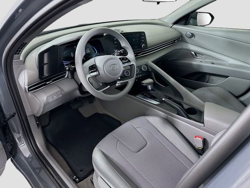 New 2026 Hyundai Elantra SE w/ Cargo Package FWD image 9