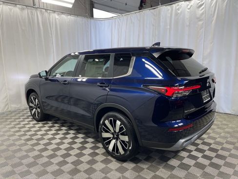 New 2025 Mitsubishi Outlander SE image 4