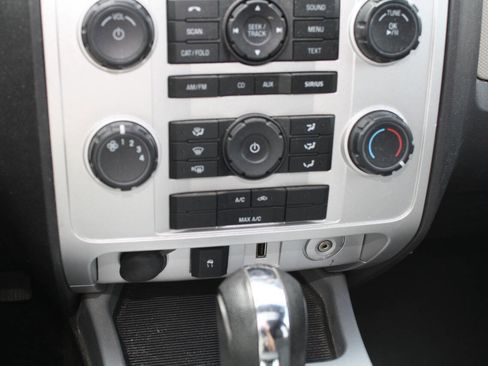 Used 2009 Mercury Mariner 4WD image 12