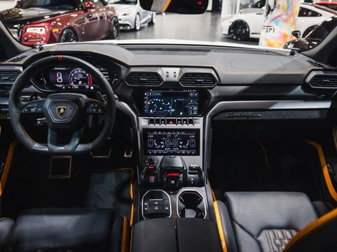 Used 2023 Lamborghini Urus Performante image 65