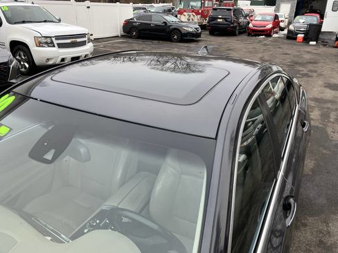 Used 2010 BMW 750i xDrive image 11