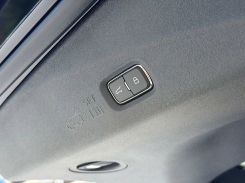 New 2027 Lincoln Navigator Premiere AWD/4WD image 9