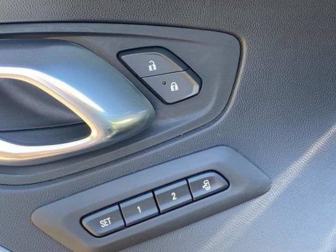 Used 2021 Chevrolet Camaro SS RWD image 13