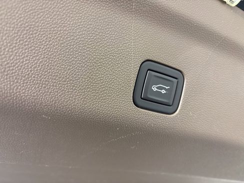 Used 2023 GMC Yukon Denali image 47