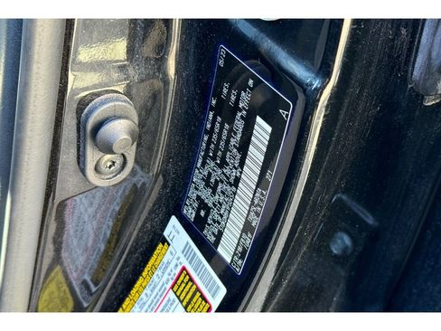 Used 2023 Toyota Highlander LE image 34