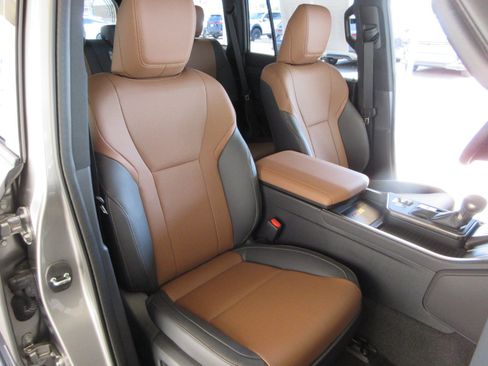 Used 2026 Lexus GX 550 w/ Cold Area Package AWD/4WD image 26