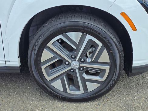 Used 2023 Hyundai Kona SE FWD image 9