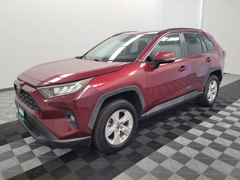 Used 2021 Toyota RAV4 XLE w/ Convenience Package FWD image 2