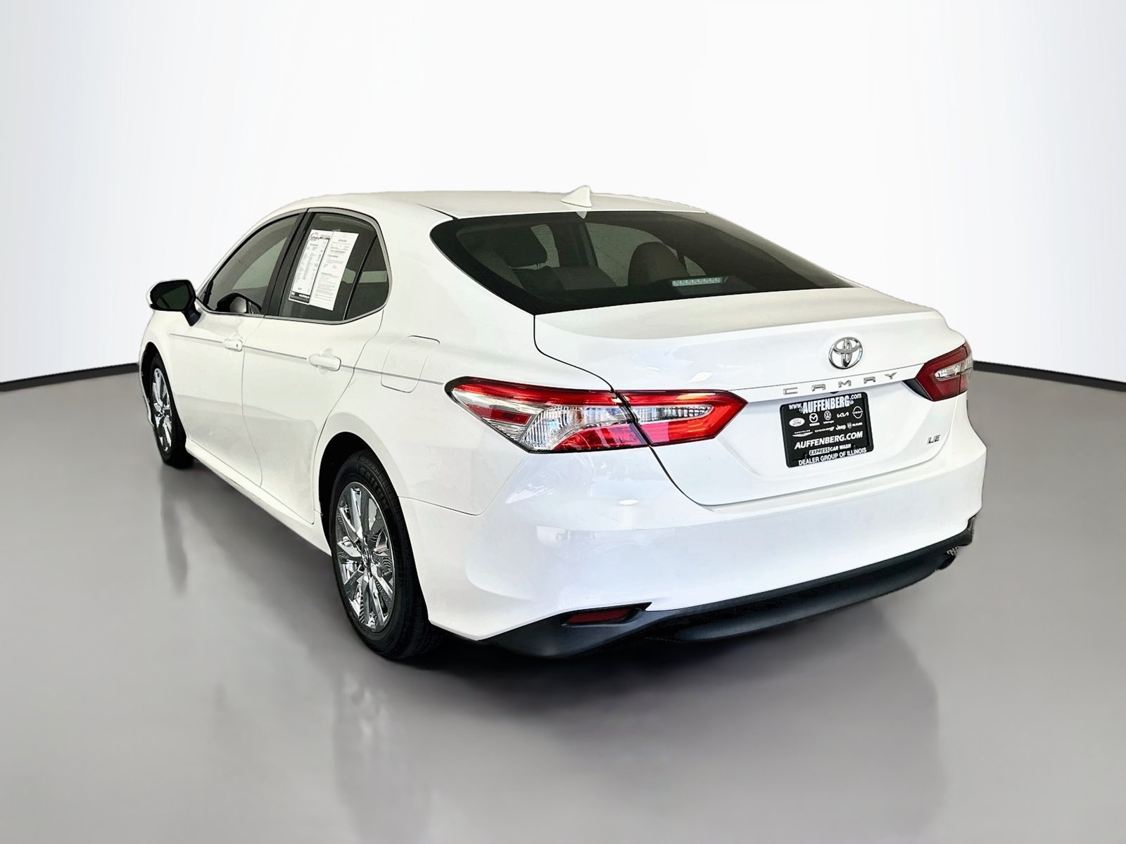 Used 2020 Toyota Camry LE FWD image 5