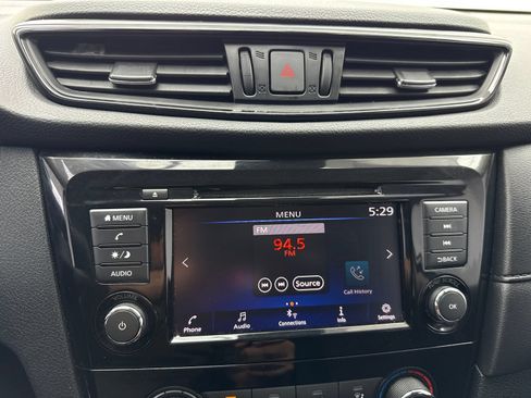 Used 2019 Nissan Rogue S w/ Special Edition Package FWD image 25