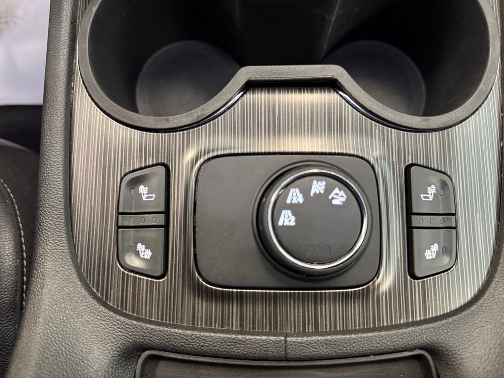 Used 2020 GMC Acadia SLT AWD/4WD image 22
