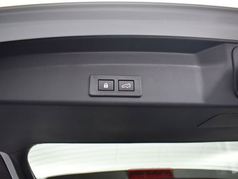 Used 2023 Subaru Ascent Limited w/ Technology Package image 12