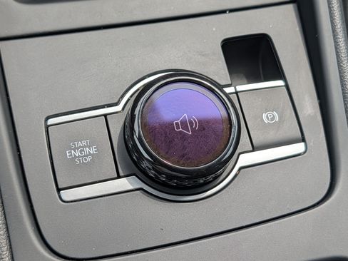 Certified 2025 Volkswagen Tiguan SE R-Line AWD/4WD image 28