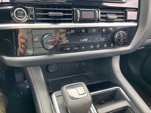 Used 2022 Nissan Pathfinder SL w/ SL Premium Package AWD/4WD image 26